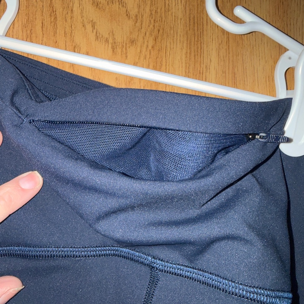 lululemon athletica Navy Blue Leggings with Reflective Logo - Picture 4 of 4